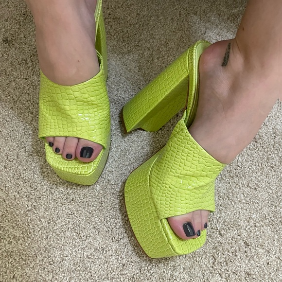 Shultz brand platform lime green summer heel sandal new never worn - Picture 2 of 6